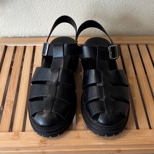 Old Navy Black Fisherman Sandals Size 10 NWOT